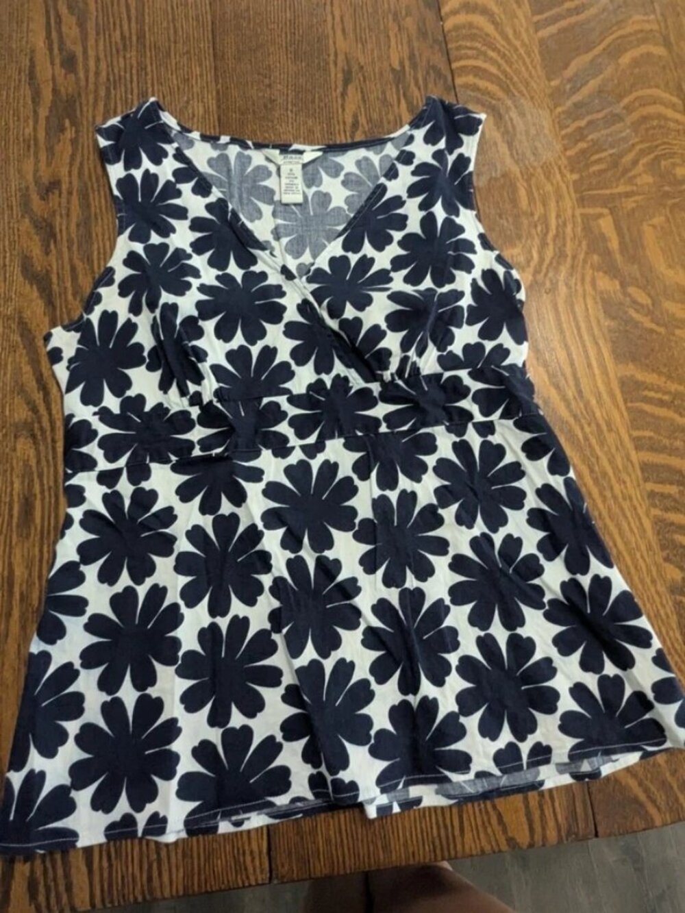 White and Blue Flower Summer G.H. Bass & Co Woman's Stretch Sleeveless Top